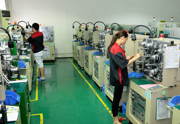 拼搏在线官方网站_拼搏（中国）电子工厂生产实景图
